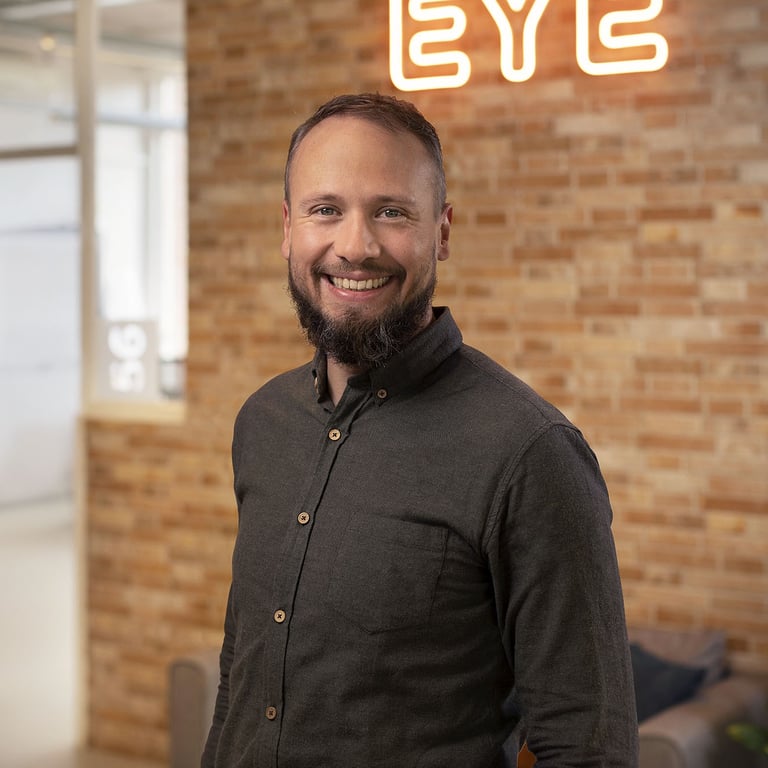 Eye8244-1