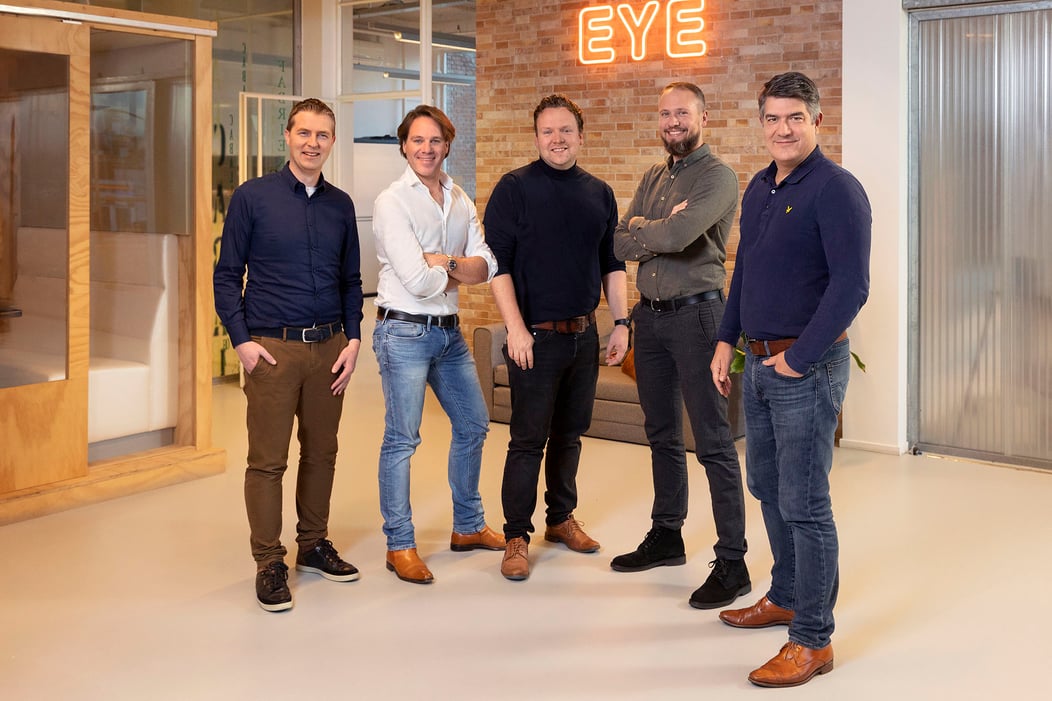 Eye8916